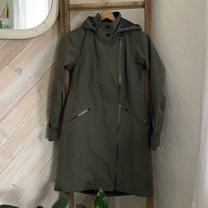 Athleta Wetlands Rain Coat